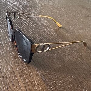 Dior Dark Havana 30Montaigne Square Butterfly sunglasses w original case